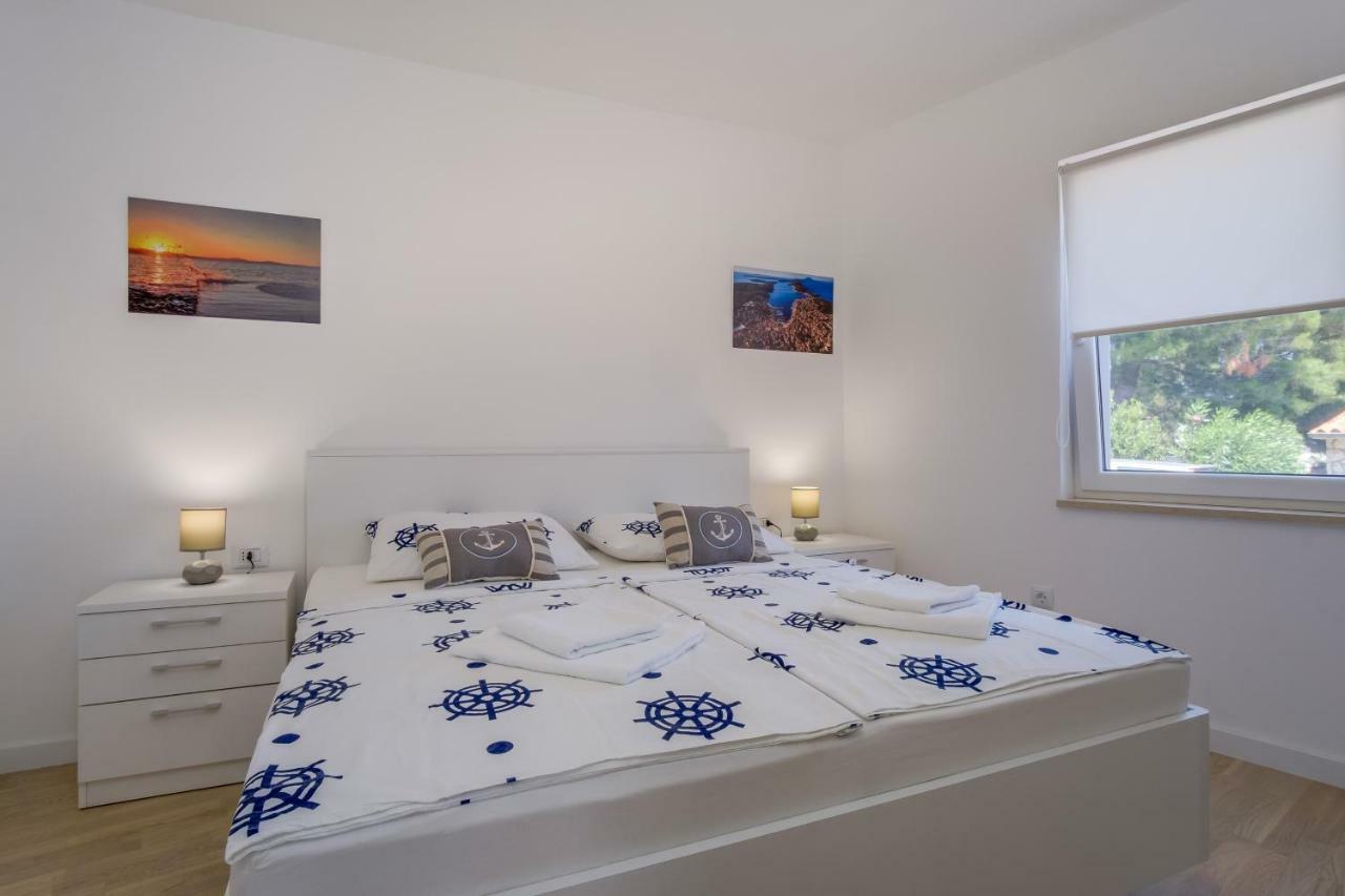 Apartman Filip Mali Losinj Bagian luar foto
